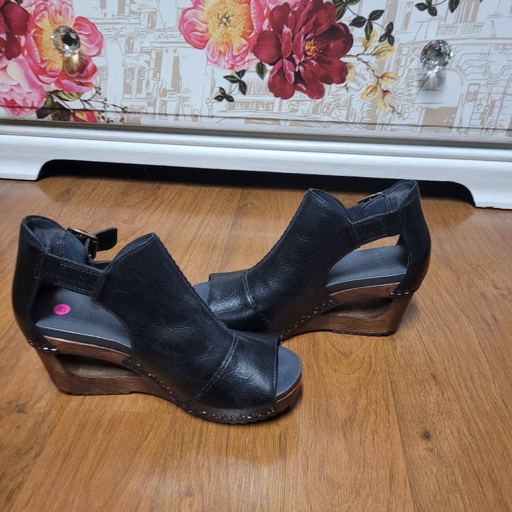 Dansko Sable Wooden Wedges